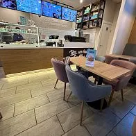 Барная стойка и мебель для кафе-пекарни Cinnabon в Москве