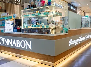 Барная стойка и мебель для кафе-пекарни Cinnabon в ТРЦ «Галерея» в Санкт-Петербурге Фото 4