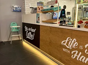 Производство барной стойки и нестандартной мебели для кафе-пекарни Cinnabon в ТРК Мозаика Фото 6