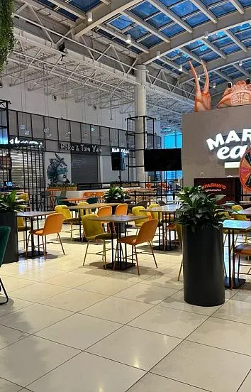 Мебель для фудкорта в ТЦ Авиапарк