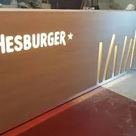 Производство барной стойки для бургерного ресторана Hesburger