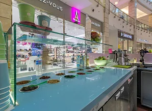 Островная барная стойка для бара SHAKE UP в ТЦ Метрополис Фото 15