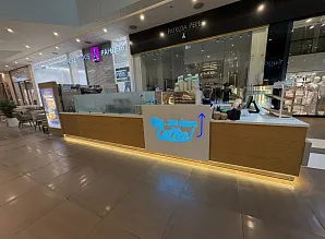 Барная стойка и мебель для кафе-пекарни Cinnabon в ТРЦ Галерея Санкт-Петербург Фото 8