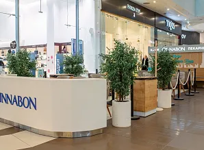 Барная стойка и мебель для кафе-пекарни Cinnabon в ТРЦ «Галерея» в Санкт-Петербурге Фото 16