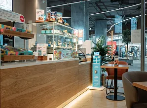 Барная стойка для кафе-пекарни Cinnabon в ТРК Прометей Фото 18