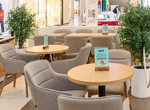 Барная стойка и мебель для кафе-пекарни Cinnabon в ТРЦ «Галерея» в Санкт-Петербурге Фото 18