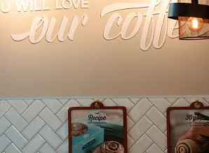 Барная стойка и мебель для кафе-пекарни Cinnabon в ТЦ Жемчужная Плаза Фото 27