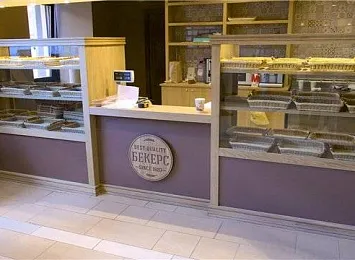 Установка мебели в кафе-пекарне «Бейкерс» на Ленинском проспекте в г. Москва
