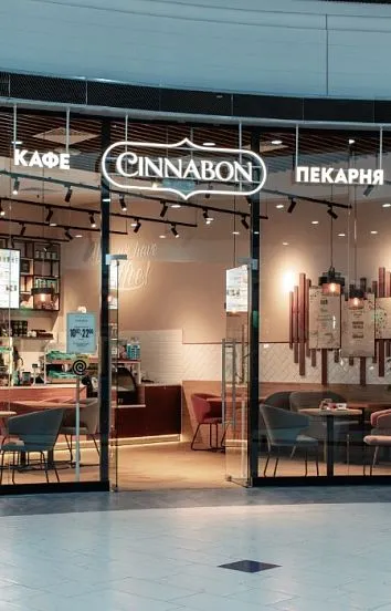 Барная стойка и мебель для кафе-пекарни Cinnabon в Санкт-Петербурге
