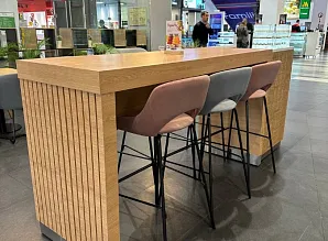 Производство барной стойки и нестандартной мебели для кафе-пекарни Cinnabon в ТРК Мозаика Фото 13