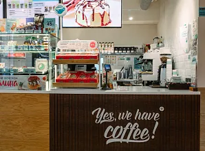 Барная стойка для кафе-пекарни Cinnabon на Сенной площади в Санкт-Петербурге Фото 2