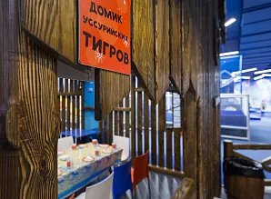 Установка мебели для парка Zамания в ТЦ Вива Фото 17