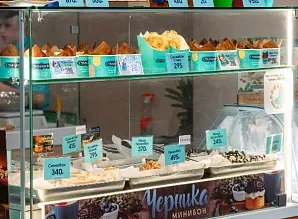 Барная стойка и мебель для кафе-пекарни Cinnabon в ТЦ «Парк Молл» в Санкт-Петербурге Фото 26