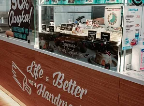 Барная стойка и мебель для кафе-пекарни Cinnabon в ТРЦ Экопарк в Санкт-Петербурге Фото 16