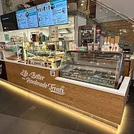 Производство барной стойки и нестандартной мебели для кафе-пекарни Cinnabon в ТРК Мозаика