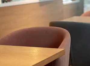 Барная стойка и мебель для кафе-пекарни Cinnabon в ТЦ Жемчужная Плаза Фото 28
