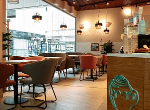 Барная стойка и мебель для кафе-пекарни Cinnabon в ТЦ Жемчужная Плаза Фото 4