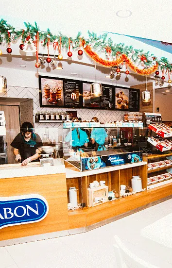 Барная стойка для кафе-пекарни CINNABON на Васильевском острове