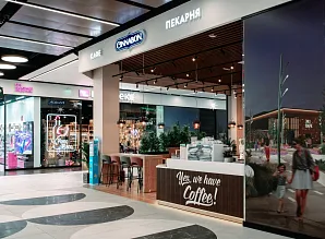 Барная стойка и мебель для кафе-пекарни Cinnabon в ТРЦ Экопарк в Санкт-Петербурге Фото 11