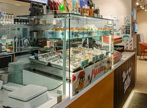 Барная стойка для кафе-пекарни Cinnabon на Сенной площади в Санкт-Петербурге Фото 25
