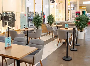 Барная стойка и мебель для кафе-пекарни Cinnabon в ТРЦ «Галерея» в Санкт-Петербурге Фото 20