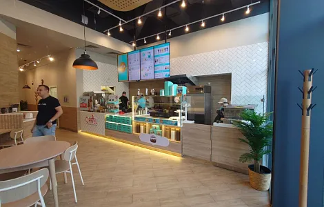 Барная стойка и мебель для кафе-пекарни Cinnabon в Казахстане