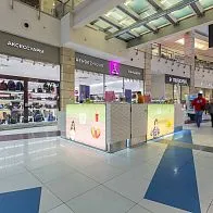 Островная барная стойка для бара SHAKE UP в ТЦ Метрополис