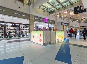 Островная барная стойка для бара SHAKE UP в ТЦ Метрополис Фото 2