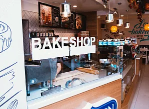 Барная стойка для кафе-пекарни CINNABON на Васильевском острове Фото 5