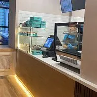 Барная стойка и мебель для кафе-пекарни Cinnabon в Ростове