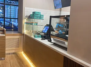 Барная стойка и мебель для кафе-пекарни Cinnabon в Ростове Фото 4