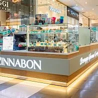 Барная стойка и мебель для кафе-пекарни Cinnabon в ТРЦ «Галерея» в Санкт-Петербурге