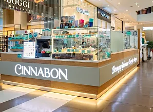 Барная стойка и мебель для кафе-пекарни Cinnabon в ТРЦ «Галерея» в Санкт-Петербурге Фото 3