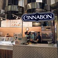 Барная стойка для кафе-пекарни Cinnabon в ТЦ «Невский Атриум»