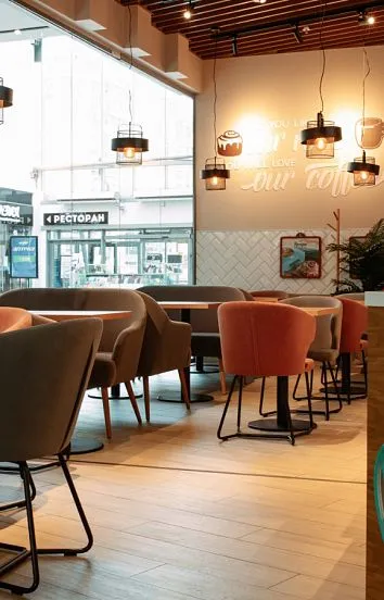 Барная стойка и мебель для кафе-пекарни Cinnabon в ТЦ Жемчужная Плаза