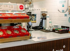 Барная стойка для кафе-пекарни Cinnabon на Сенной площади в Санкт-Петербурге Фото 3