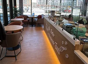 Барная стойка для кафе-пекарни Cinnabon в ТЦ "Небо" Фото 5