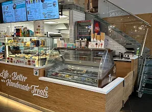 Производство барной стойки и нестандартной мебели для кафе-пекарни Cinnabon в ТРК Мозаика Фото 9