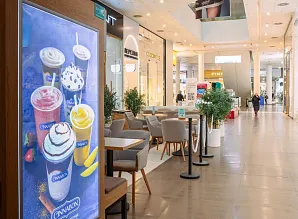 Барная стойка и мебель для кафе-пекарни Cinnabon в ТРЦ «Галерея» в Санкт-Петербурге Фото 21