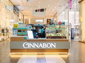 Барная стойка и мебель для кафе-пекарни Cinnabon в ТРЦ «Галерея» в Санкт-Петербурге Фото 2