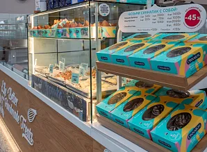 Барная стойка и мебель для кафе пекарни Cinnabon в ТРЦ МЕГА Дыбенко Фото 23