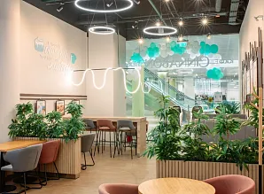 Барная стойка и мебель для кафе-пекарни Cinnabon в ТЦ «Парк Молл» в Санкт-Петербурге Фото 3