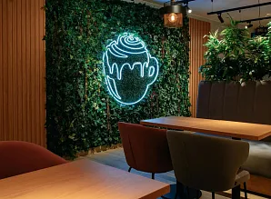 Барная стойка и мебель для кафе-пекарни Cinnabon на Среднем проспекте В.О. Фото 5