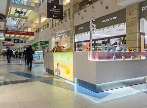 Островная барная стойка для бара SHAKE UP в ТЦ Метрополис Фото 7