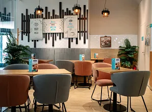 Барная стойка для кафе-пекарни Cinnabon в ТРК Прометей Фото 2