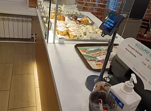 Барная стойка и мебель для кафе-пекарни Cinnabon в Москве Фото 10