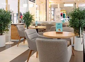 Барная стойка и мебель для кафе-пекарни Cinnabon в ТРЦ «Галерея» в Санкт-Петербурге Фото 24