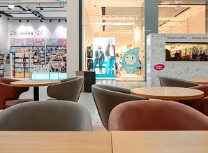 Барная стойка и мебель для кафе пекарни Cinnabon в ТРЦ МЕГА Дыбенко Фото 11
